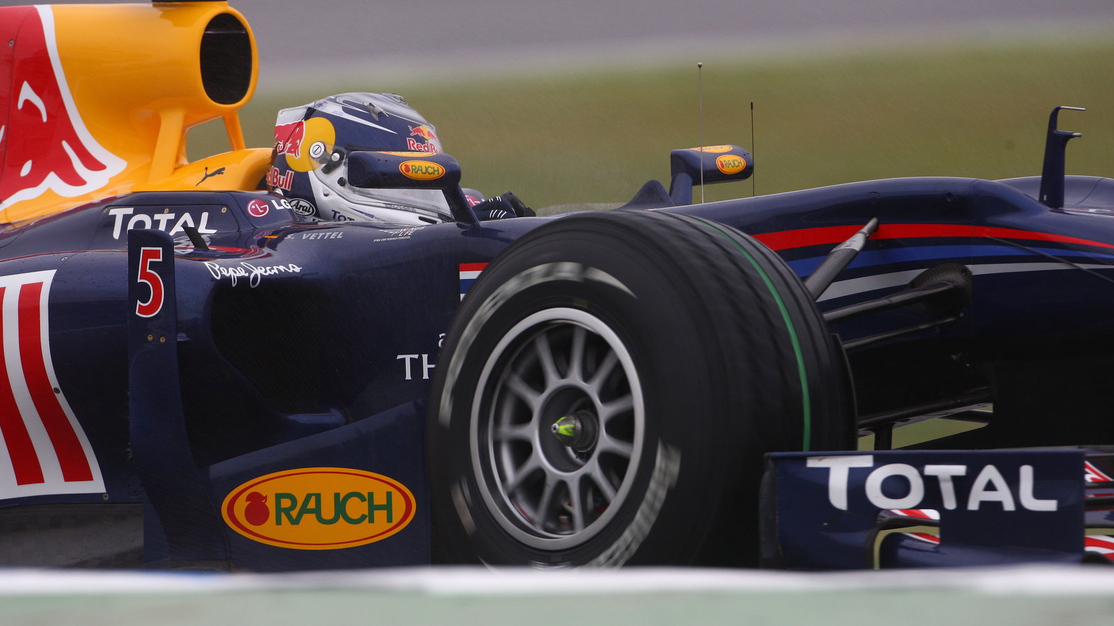 Friday Practice 1, Sebastian Vettel (GER), Red Bull Racing, RB6