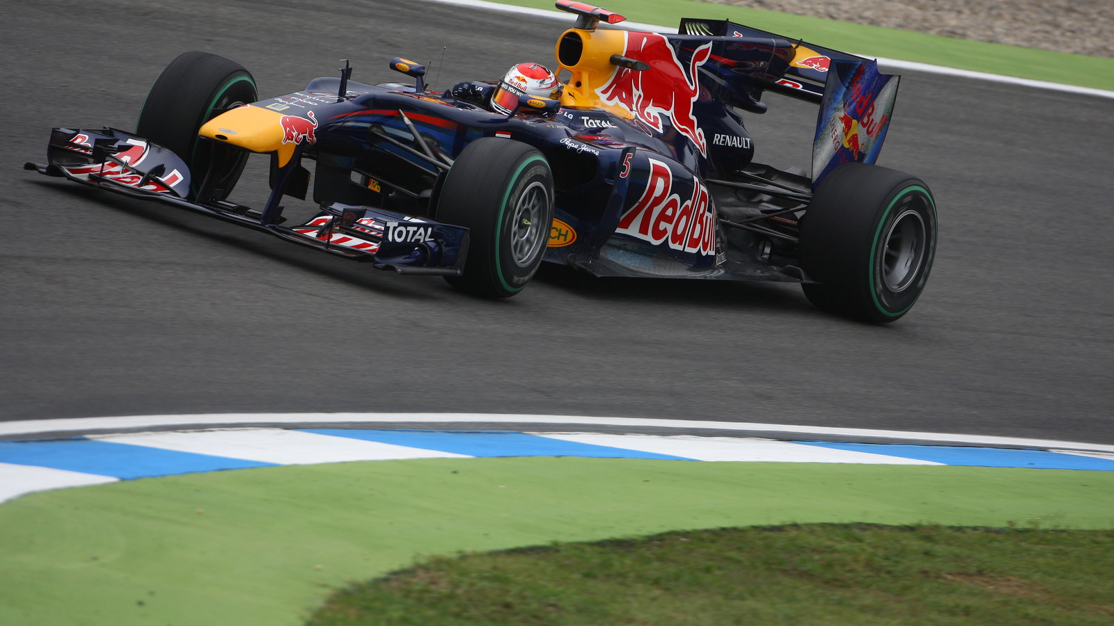 Friday Practice 2, Sebastian Vettel (GER), Red Bull Racing, RB6
