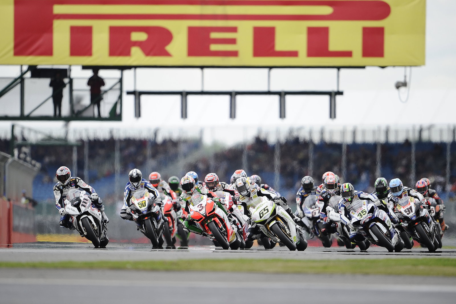 Biaggi, Race Start, British WSBK Race 1 2010
