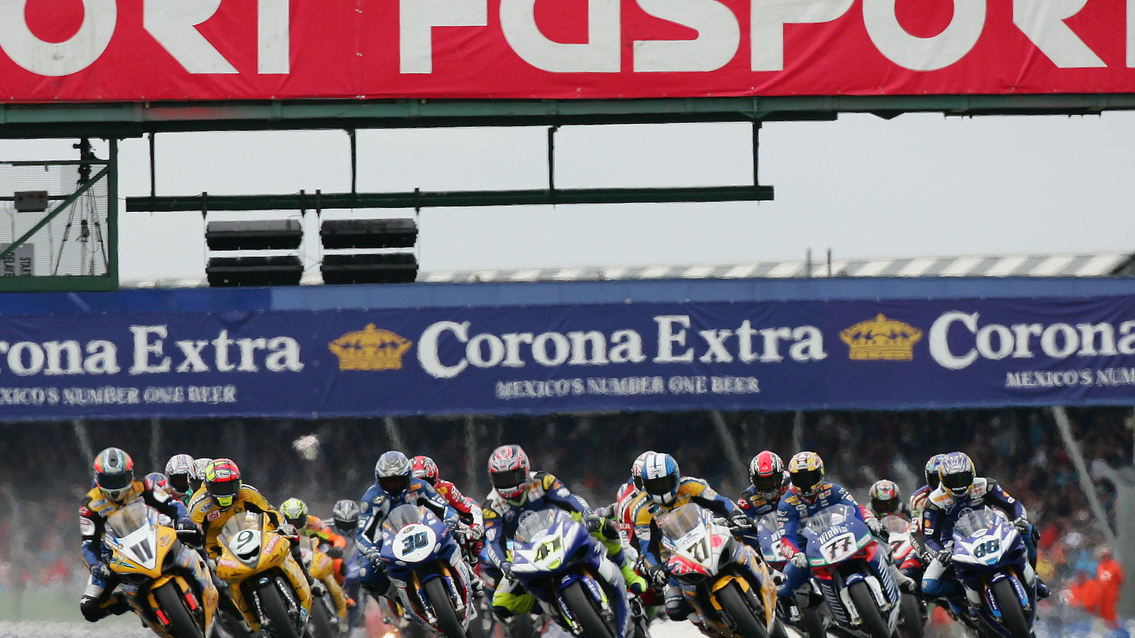 Start, Race 1, Silverstone WSBK, 2005