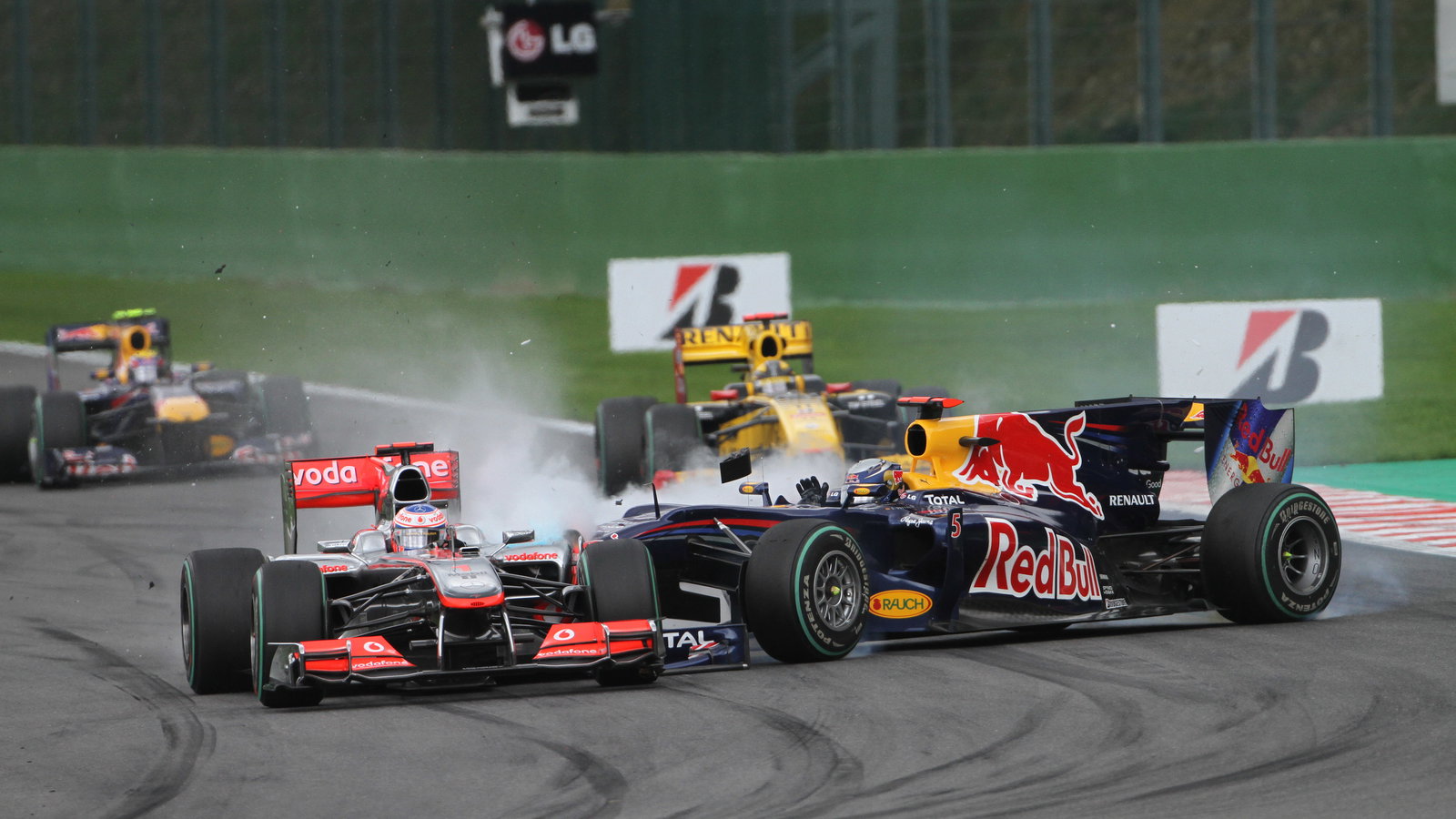 Race, Sebastian Vettel (GER), Red Bull Racing, RB6 and Jenson Button (GBR), McLaren Mercedes, MP4-2