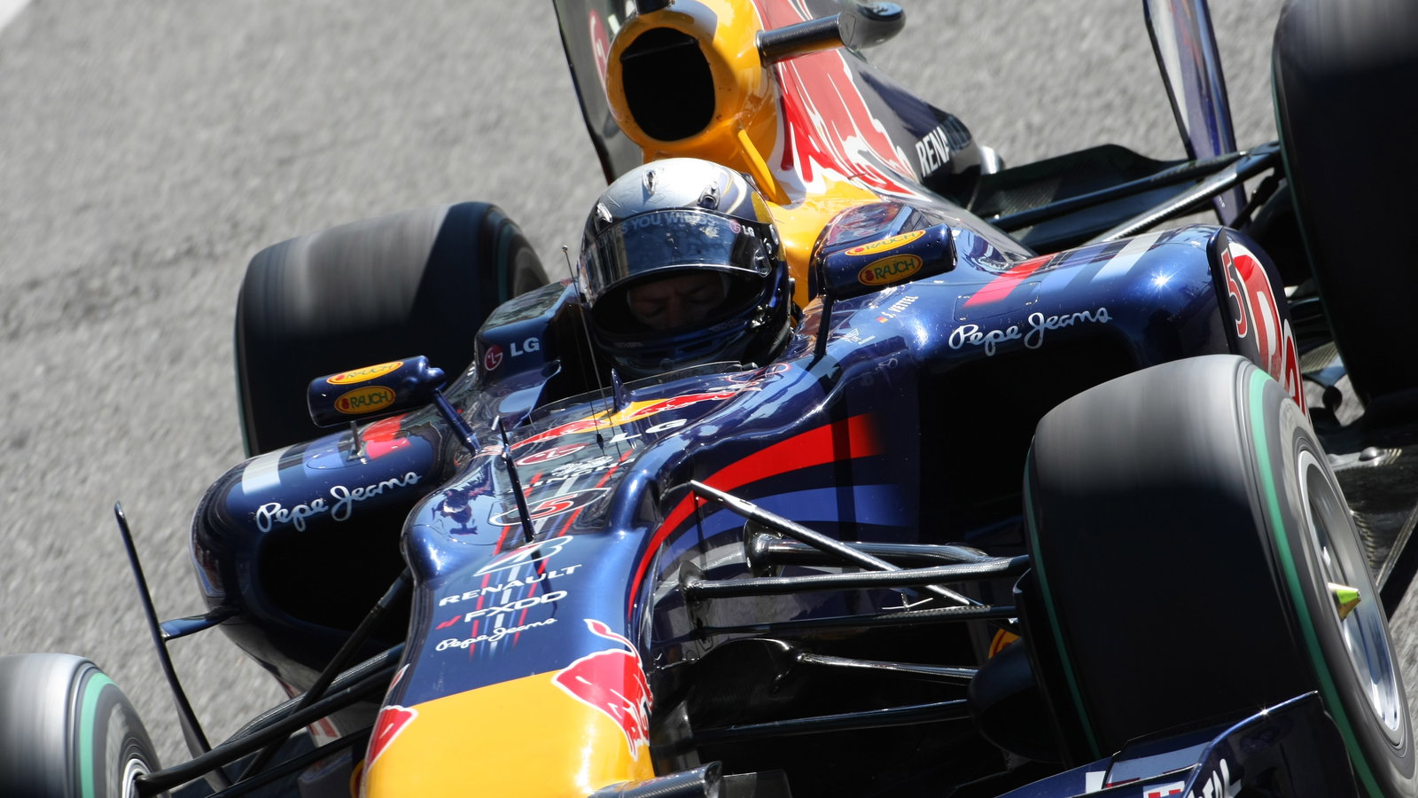 Friday Practice 2, Sebastian Vettel (GER), Red Bull Racing, RB6