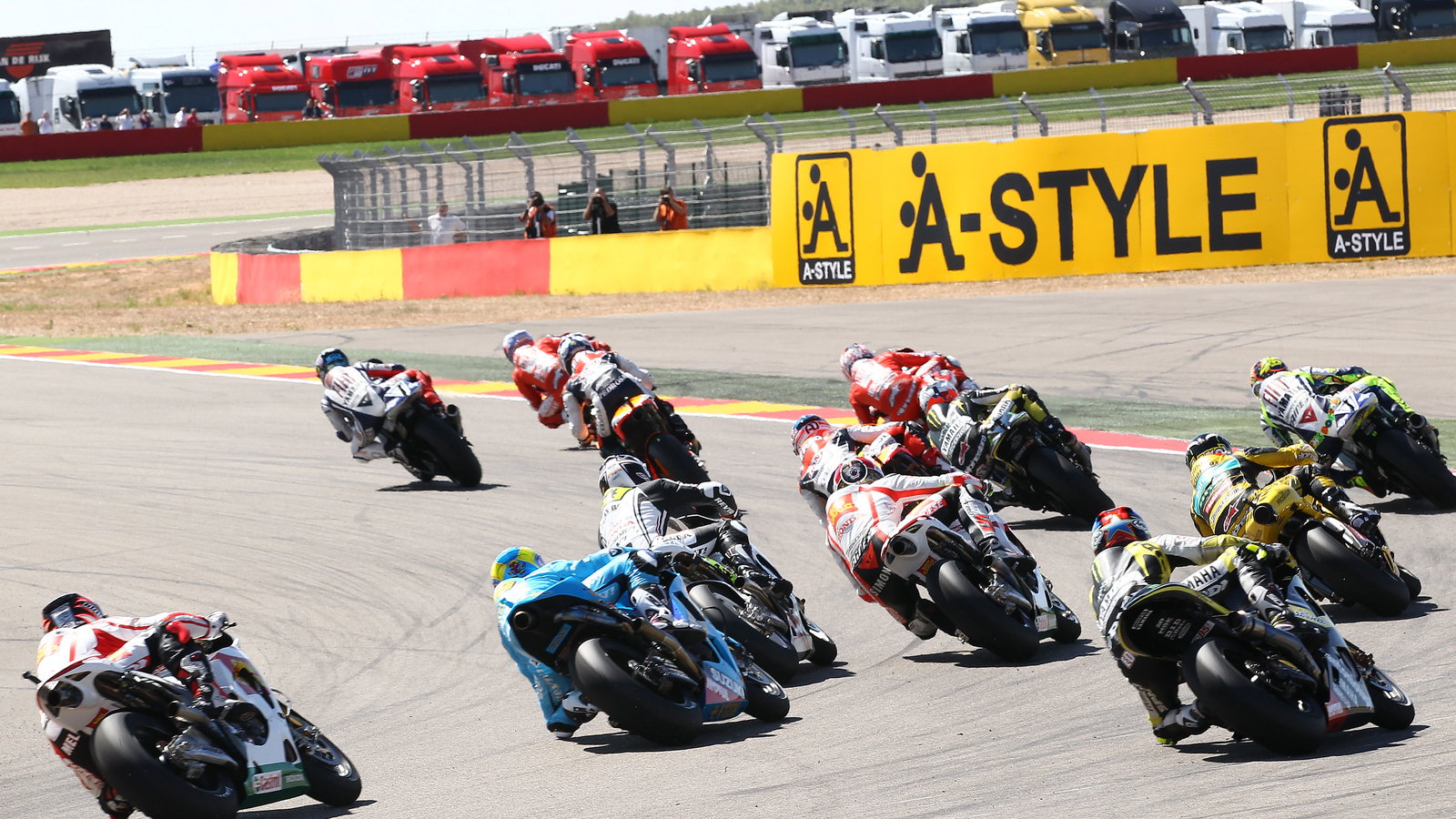 Lorenzo and Stoner lead, Aragon MotoGP 2010