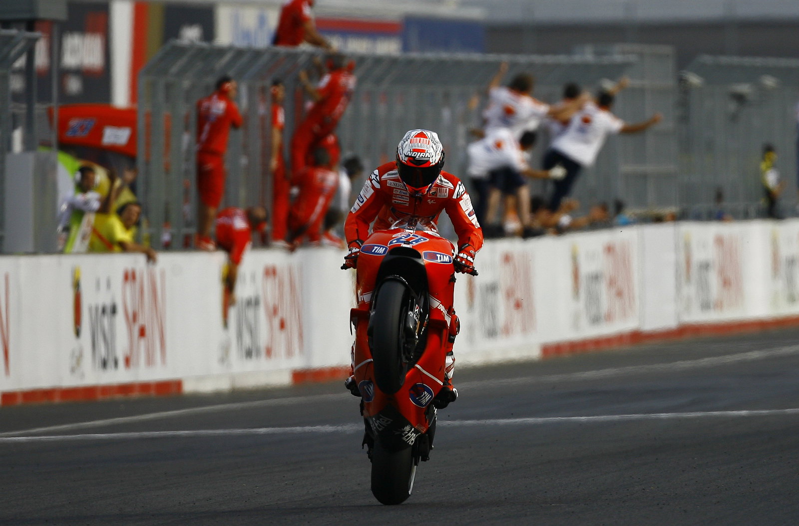 Stoner takes Motegi victory | Crash.net