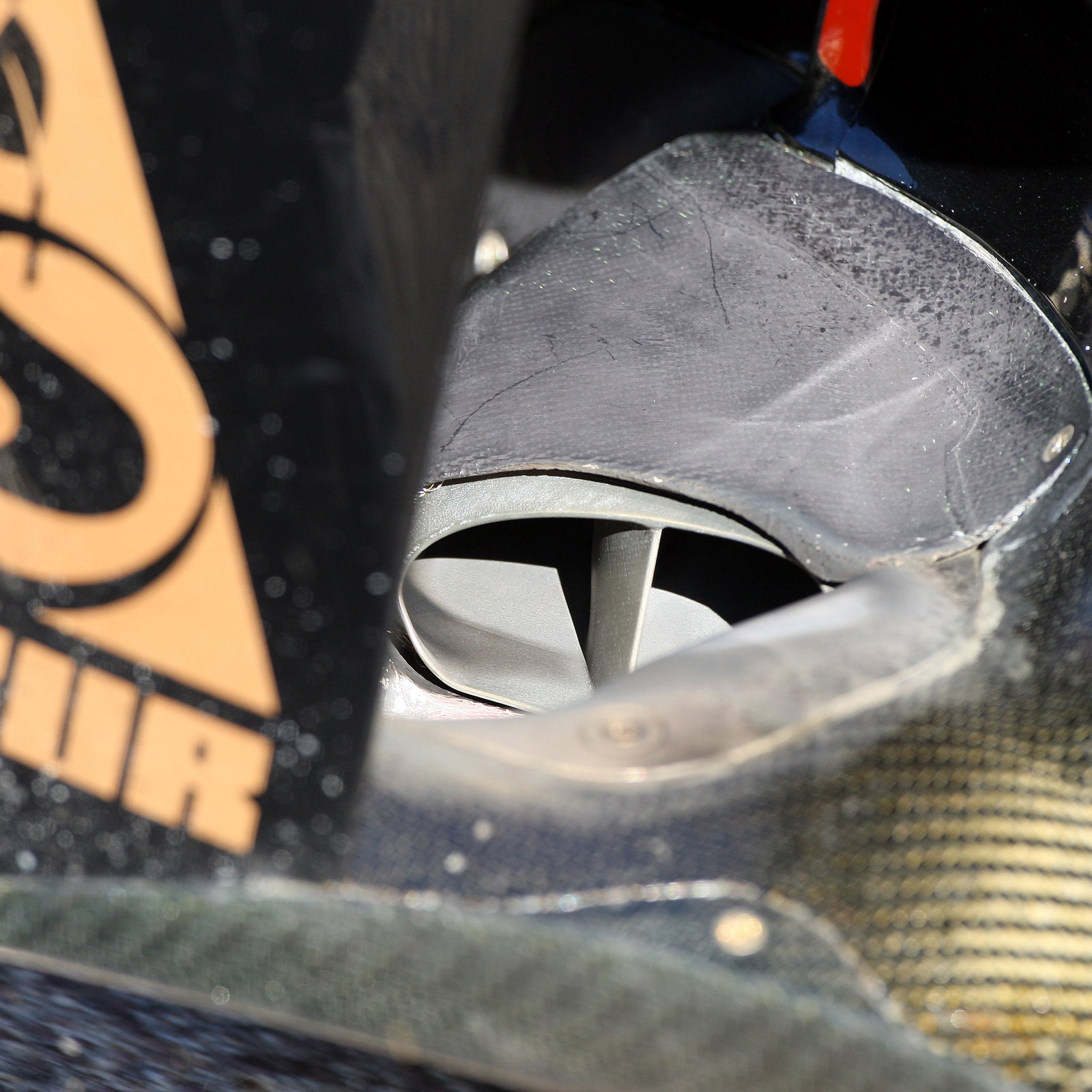 Lotus Renault GP, R31, exhaust