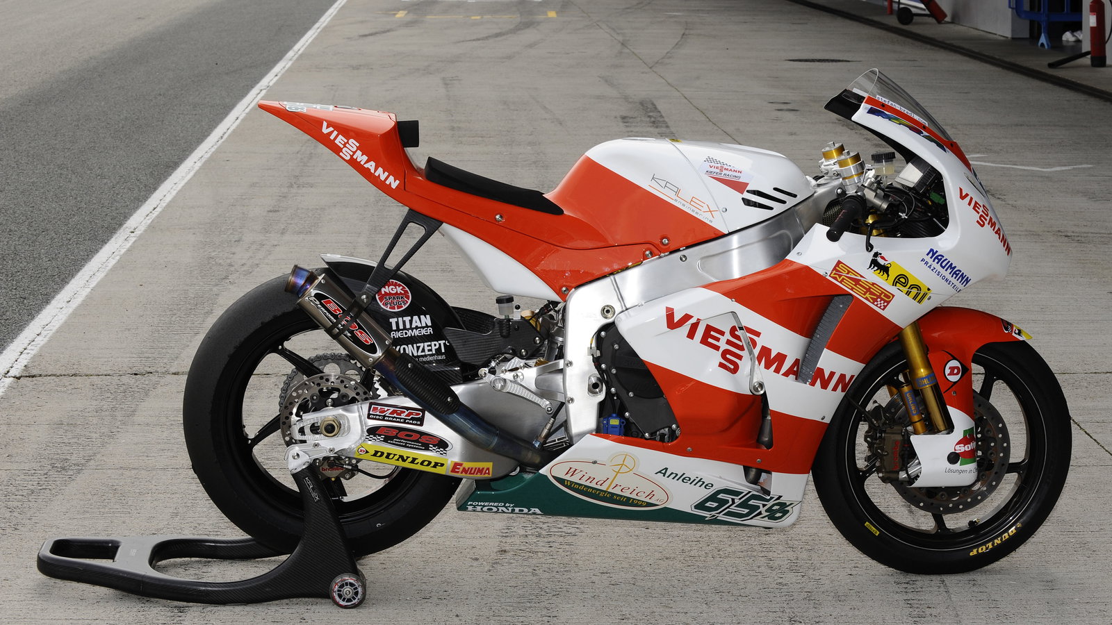 Bradls Kalex Moto2, Jerez 125 / Moto2 Test 4 - 6 March 2011