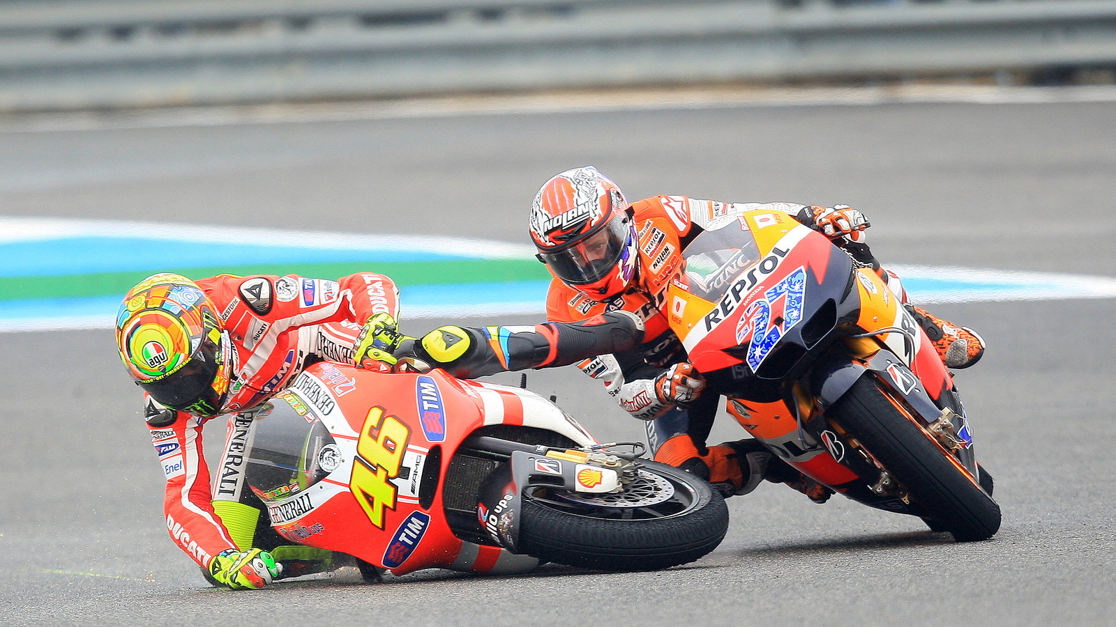 Stoner and Rossi crash, Spanish MotoGP 2011