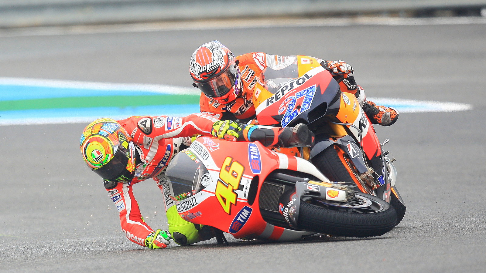 Stoner and Rossi crash, Spanish MotoGP 2011