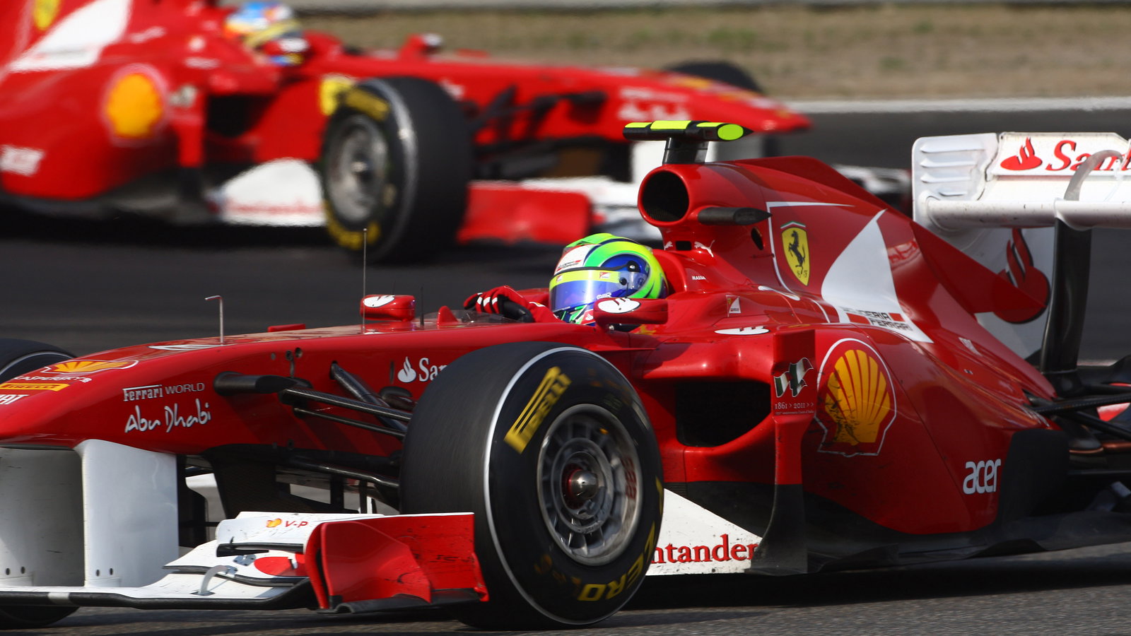 17.04.2011- Race, Felipe Massa (BRA), Scuderia Ferrari, F-150 Italia leads Fernando Alonso (ESP), Sc