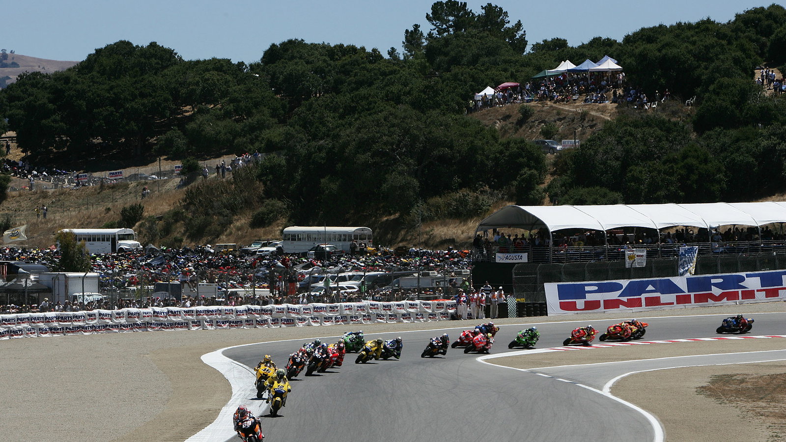 Hayden leads, US MotoGP Race 2005