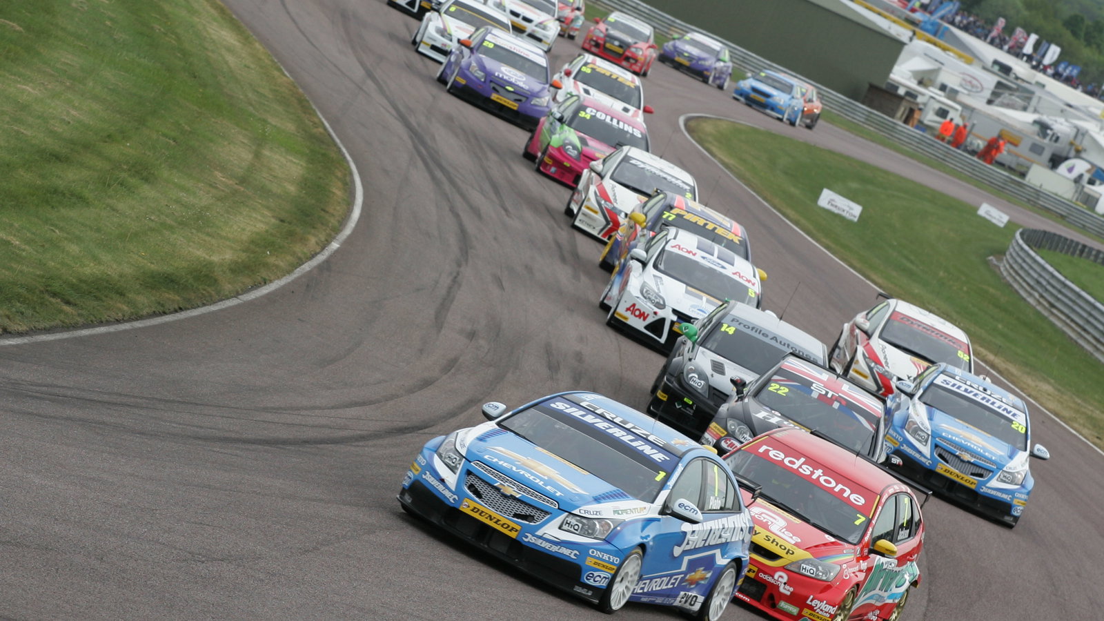 Start, Jason Plato (GBR) RML Silverline Chevrolet Chevrolet Cruze leads