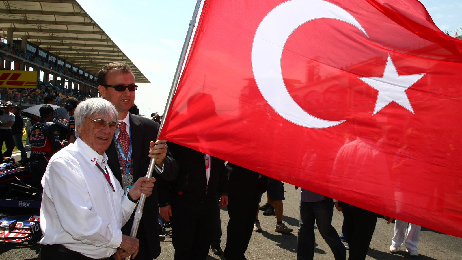 08.05.2011- Race, Bernie Ecclestone (GBR), President and CEO of Formula One Management