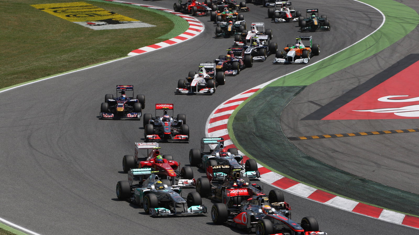 22.05.2011- Race, Start, Lewis Hamilton (GBR), McLaren Mercedes, MP4-26
