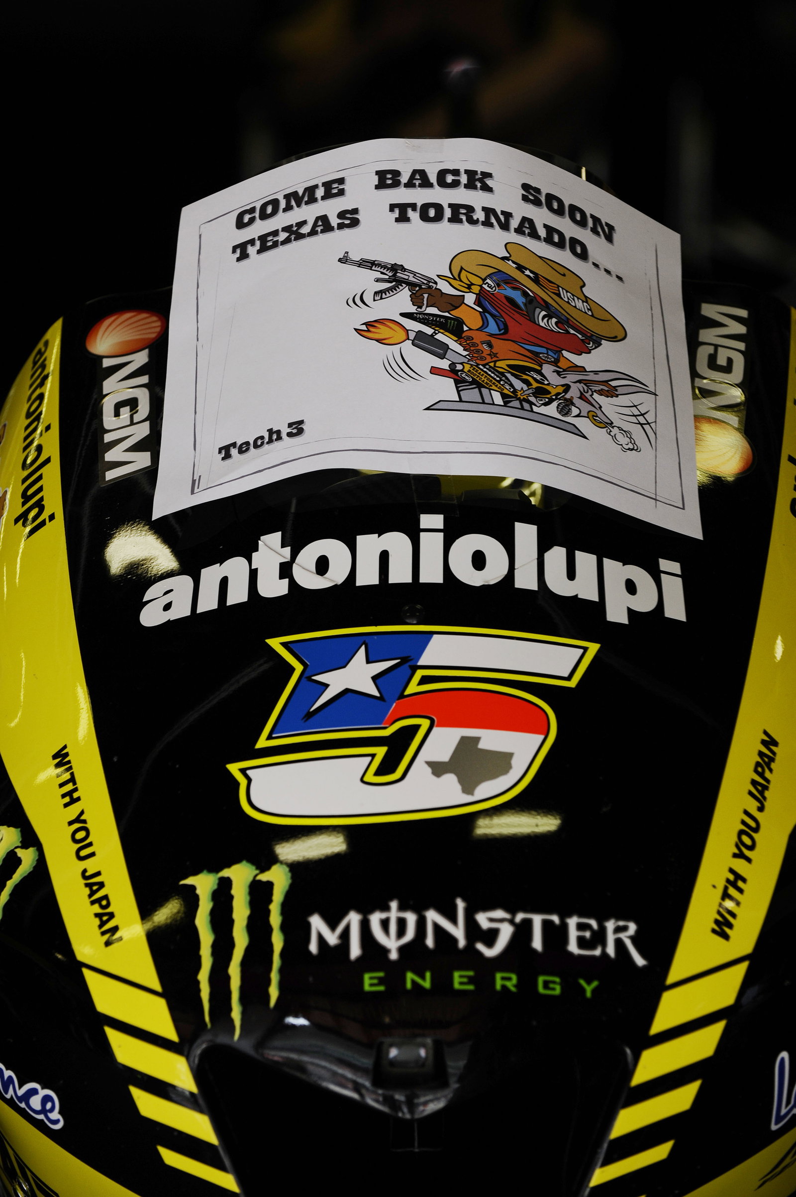 Edwards get well note, Catalunya MotoGP 2011