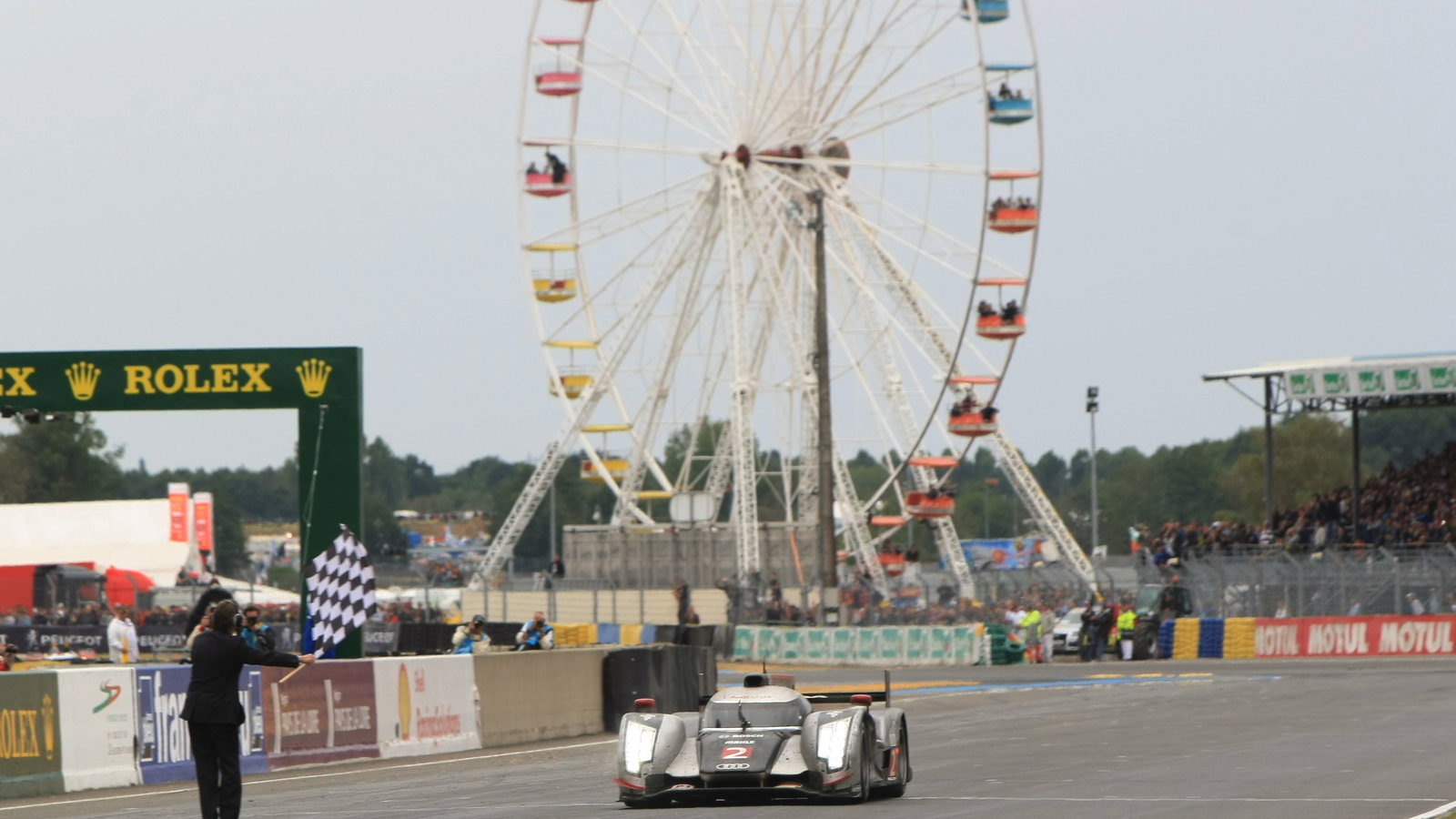 Marcel Fassler/Andre Lotterer/Benoit Treluyer - Audi Sport Team Joest Audi R18 TDI