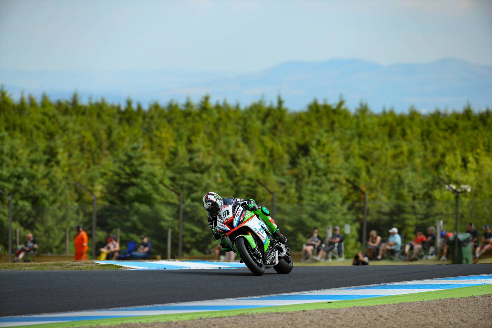 BSB: Dixon wins Knockhill opener
