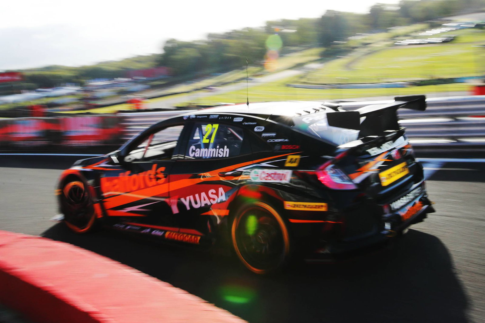 PCCGB Brands Hatch GP: Plato wins dramatic opening race