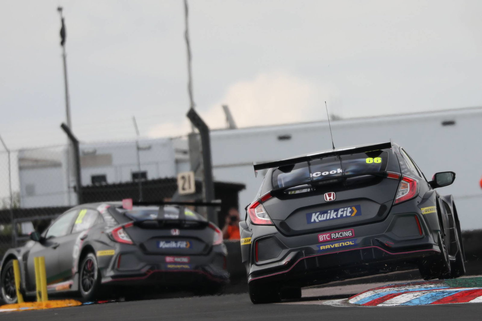 BTCC Thruxton: Jordan keeps Turkington at bay for race two win