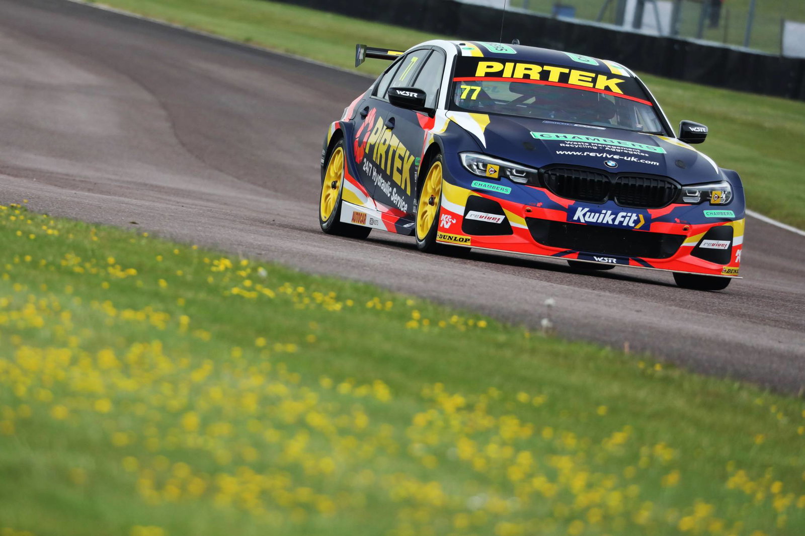 BTCC Thruxton: Jordan takes race one win ahead of Tordoff