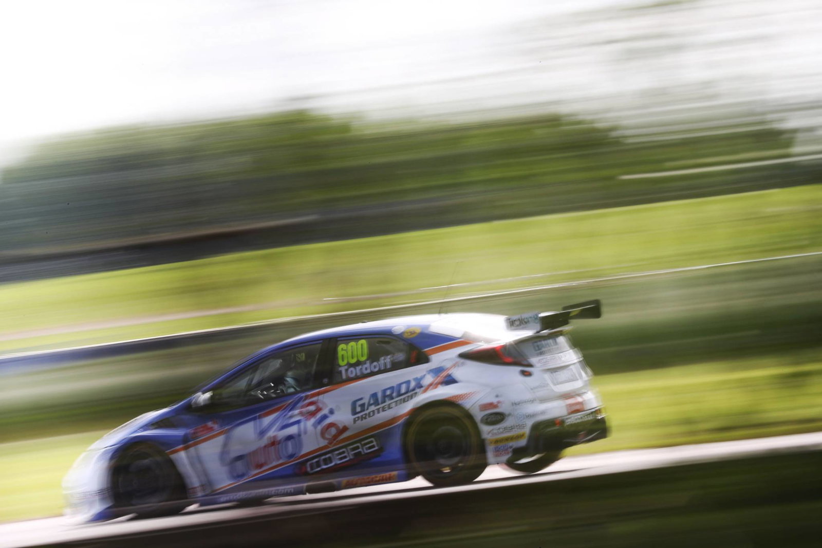 BTCC Oulton Park: Tordoff edges Cammish in FP1 at Oulton Park