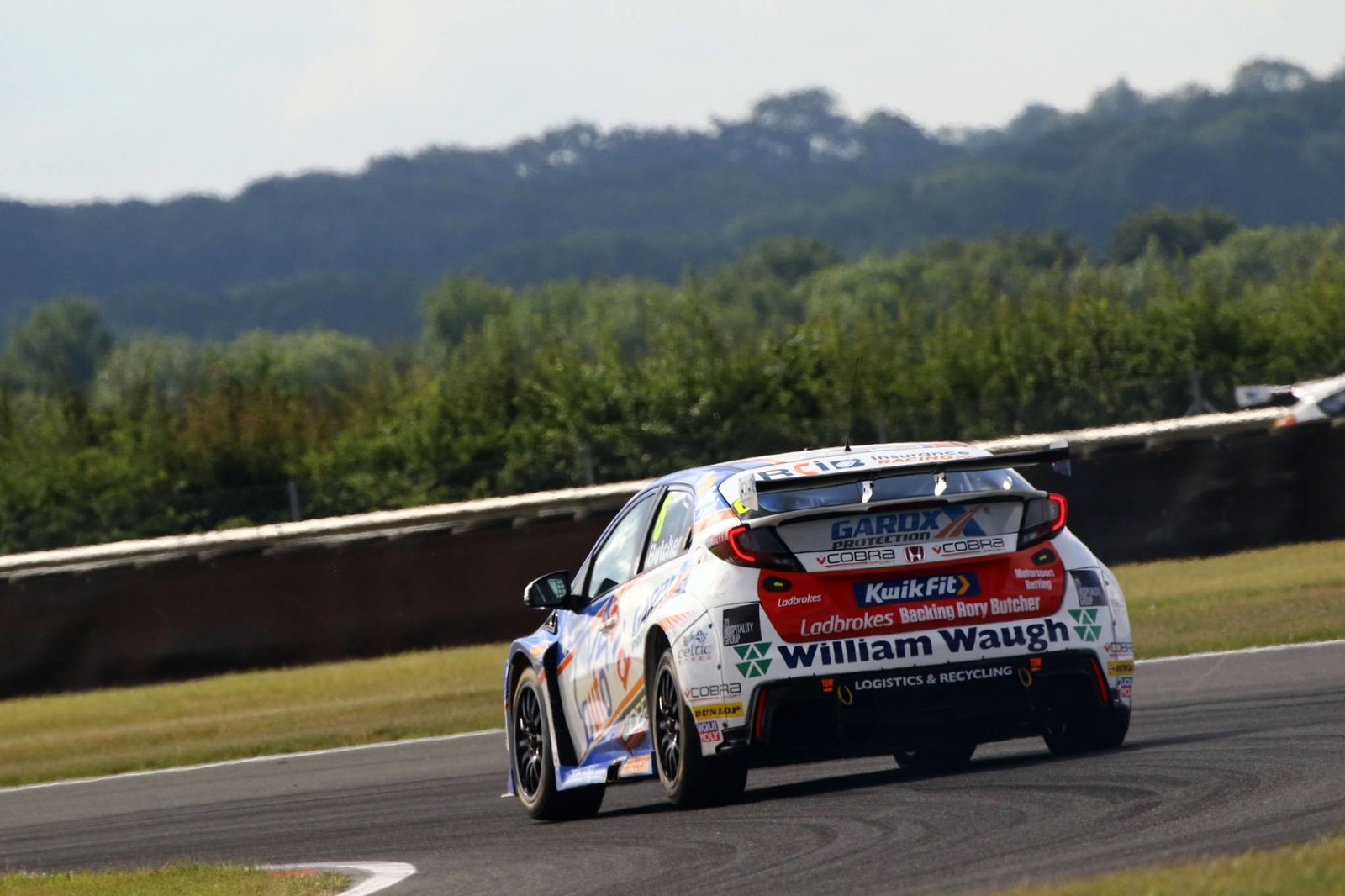 BTCC Knockhill: Butcher remains on top at Knockhill 