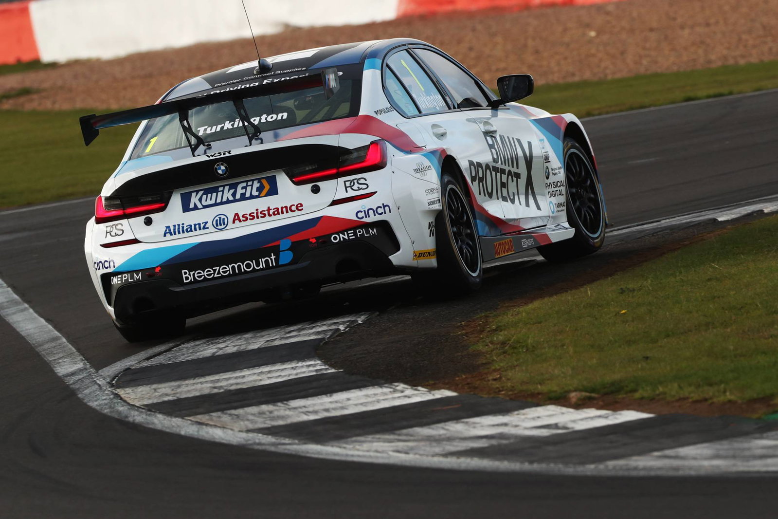 BTCC Brands Hatch: Turkington leads Cammish in greasy first practice