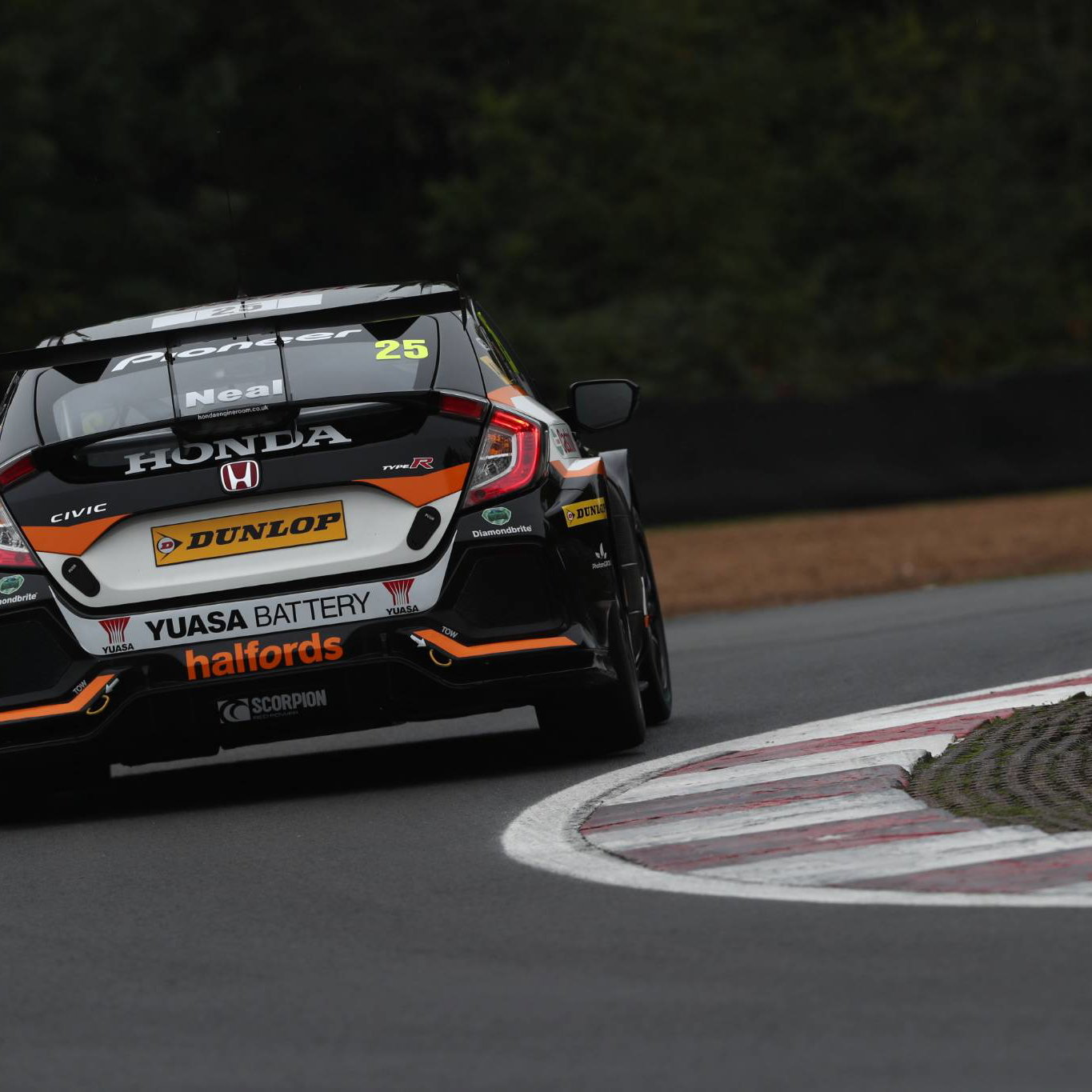 BTCC: Neal denies Sutton top spot at BTCC Media test