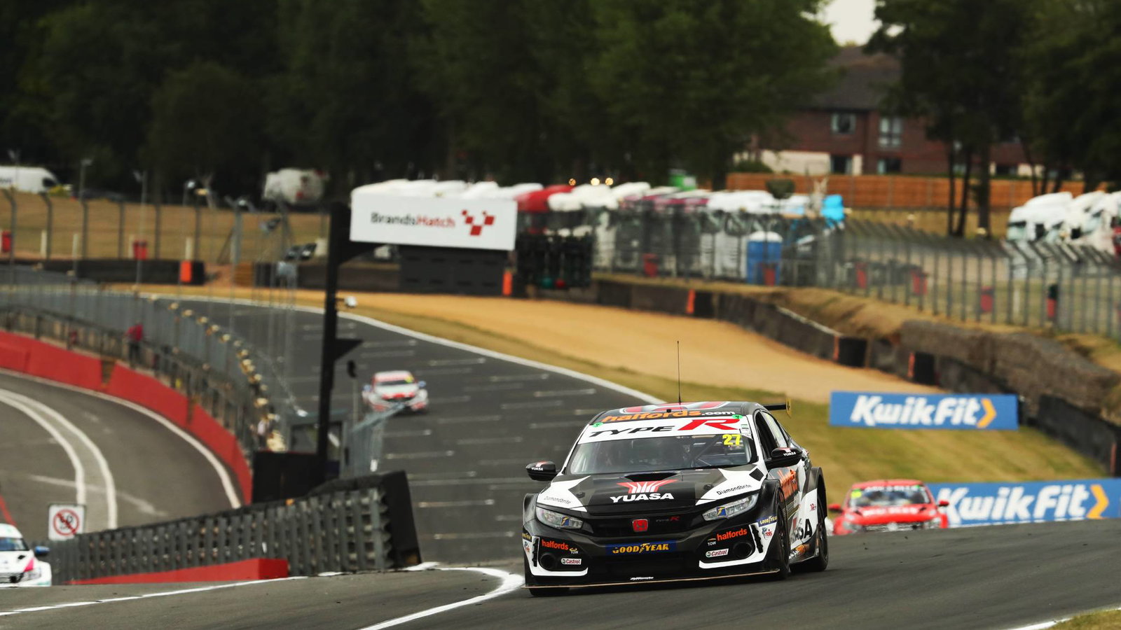 BTCC: Cammish wins Brands opener after Butcher puncture
