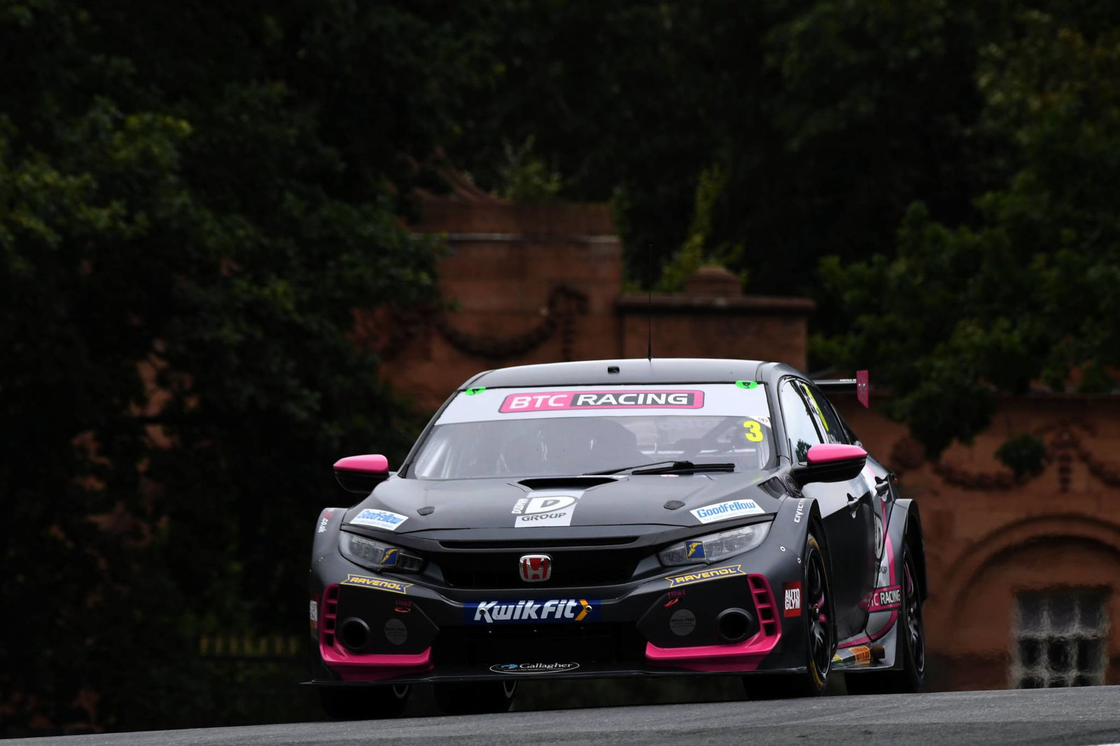 BTCC Oulton Park: Race Results (1)