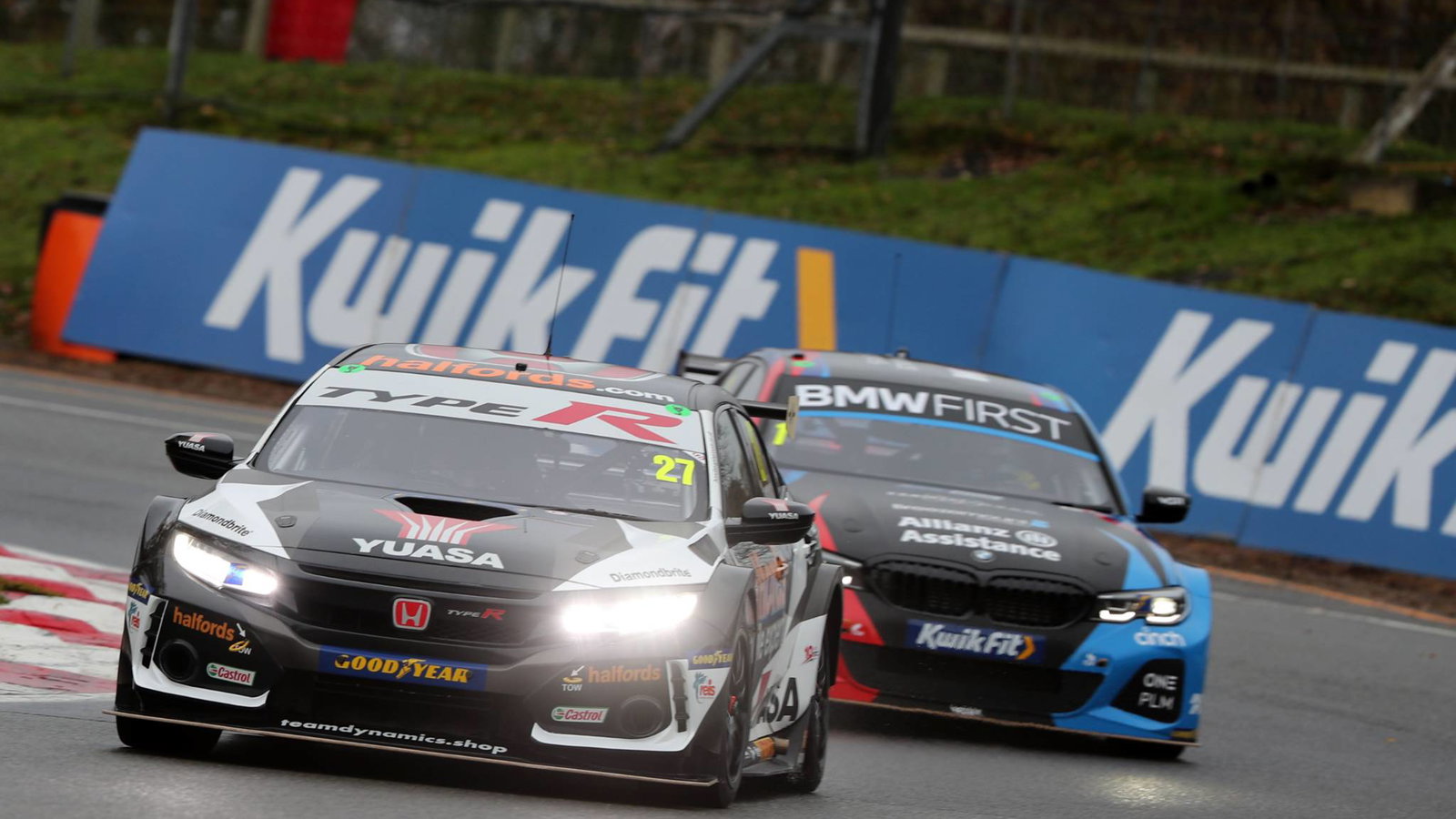 iDan Cammish (GBR) Halfords Yuasa Racing Honda Civic Type R 