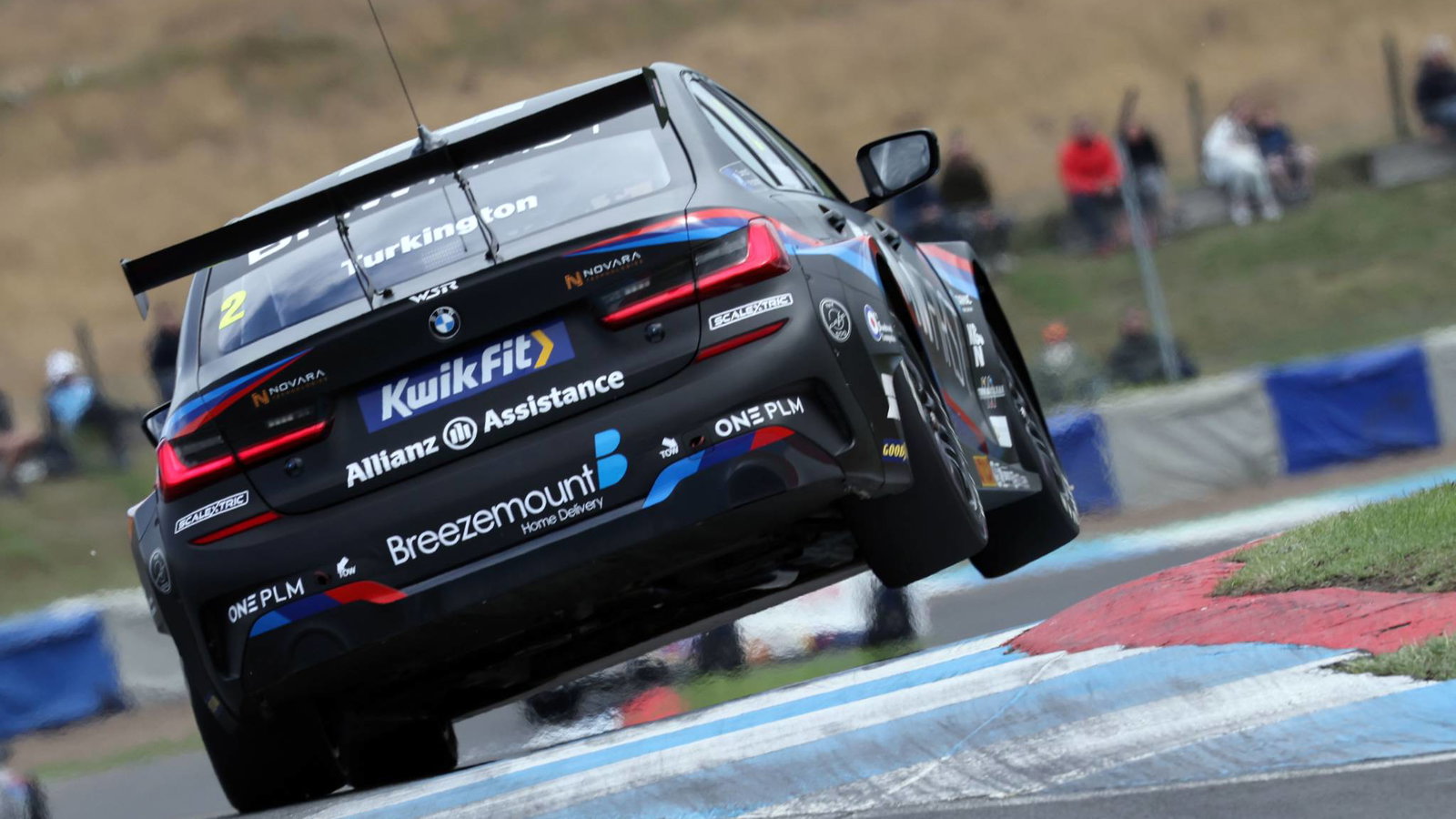 iColin Turkington (GBR) - Team BMW BMW 330i M Sport 