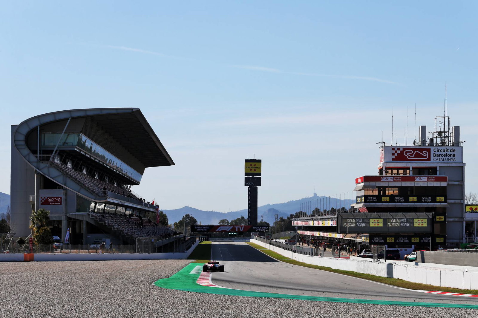 Robert Kubica fastest, Sebastian Vettel spins as second F1 test begins