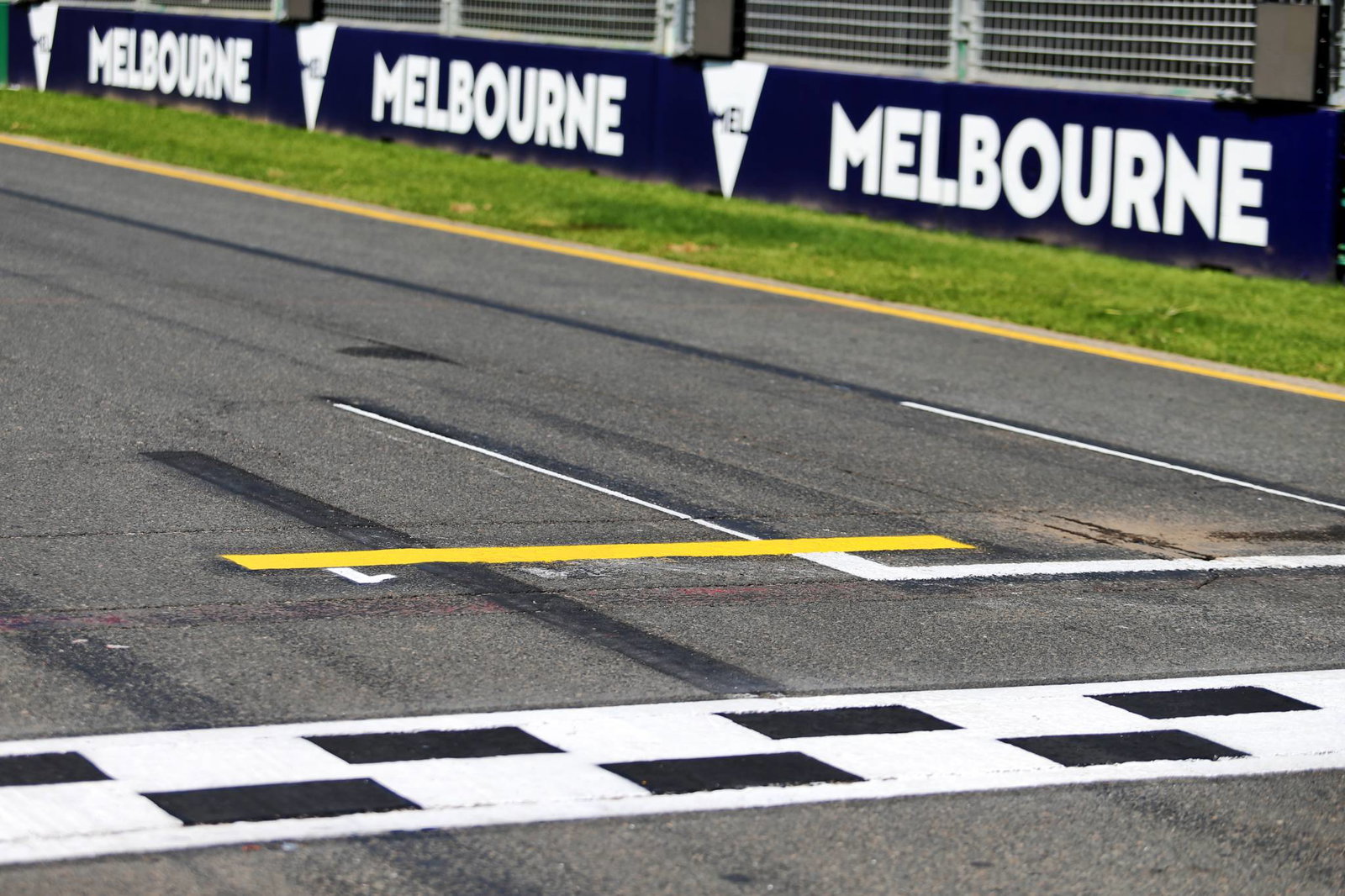 McLaren withdraw from Australian GP after positive coronavirus case