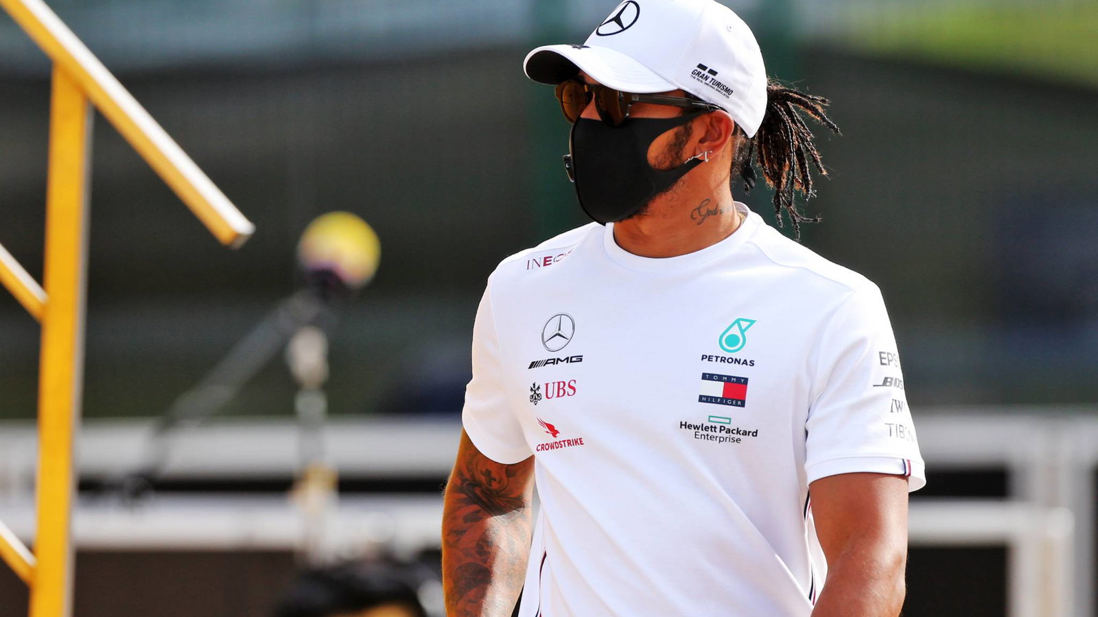 'Bukan waktu yang tepat' untuk menandatangani kontrak baru Mercedes F1 yang