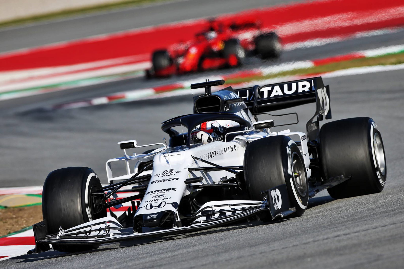 Api Vettel untuk Ferrari masih membara tetapi pertanyaan tetap ada di tahun kunci