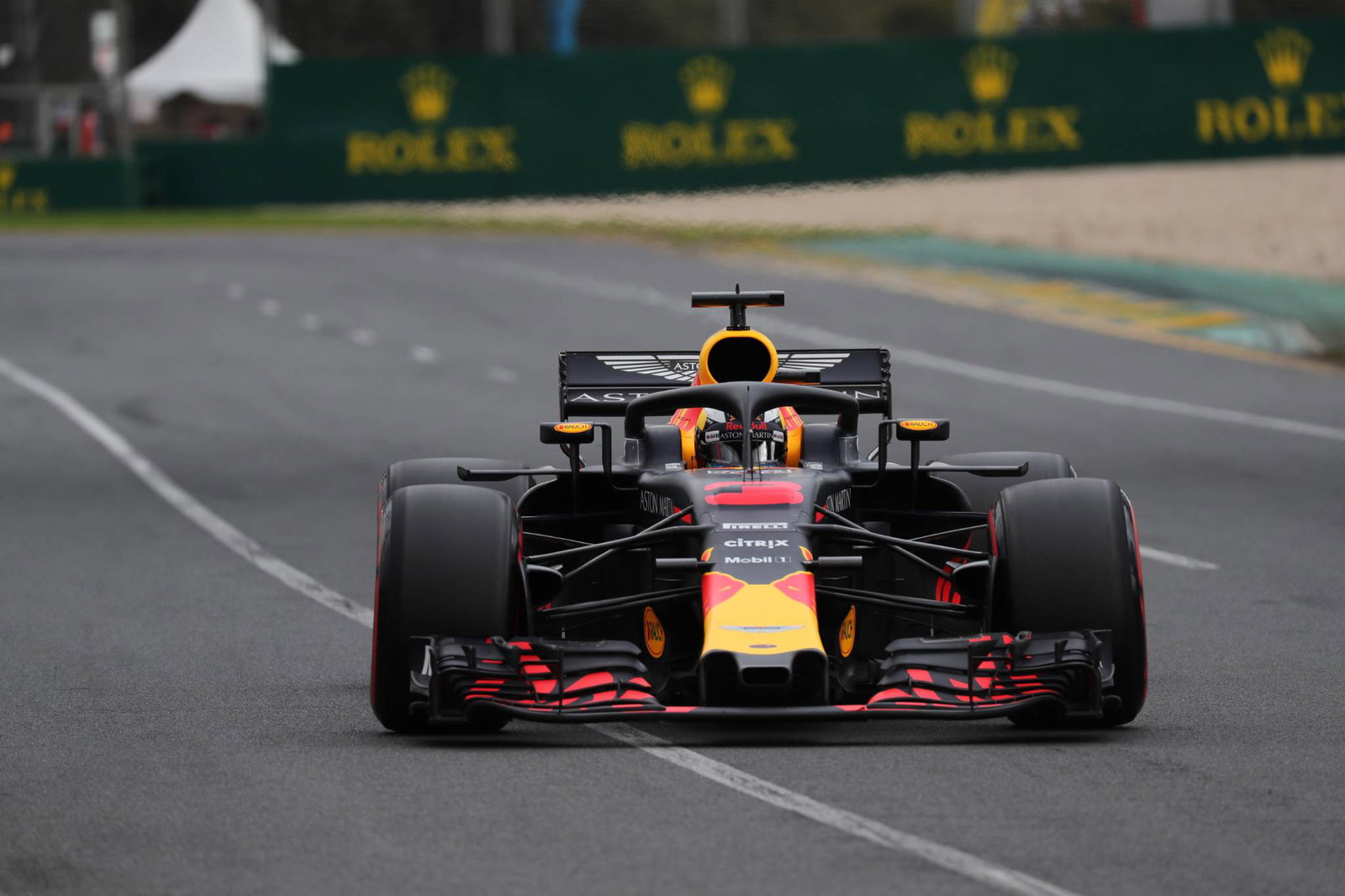 Vettel hopes for Ferrari party after Hamilton dig