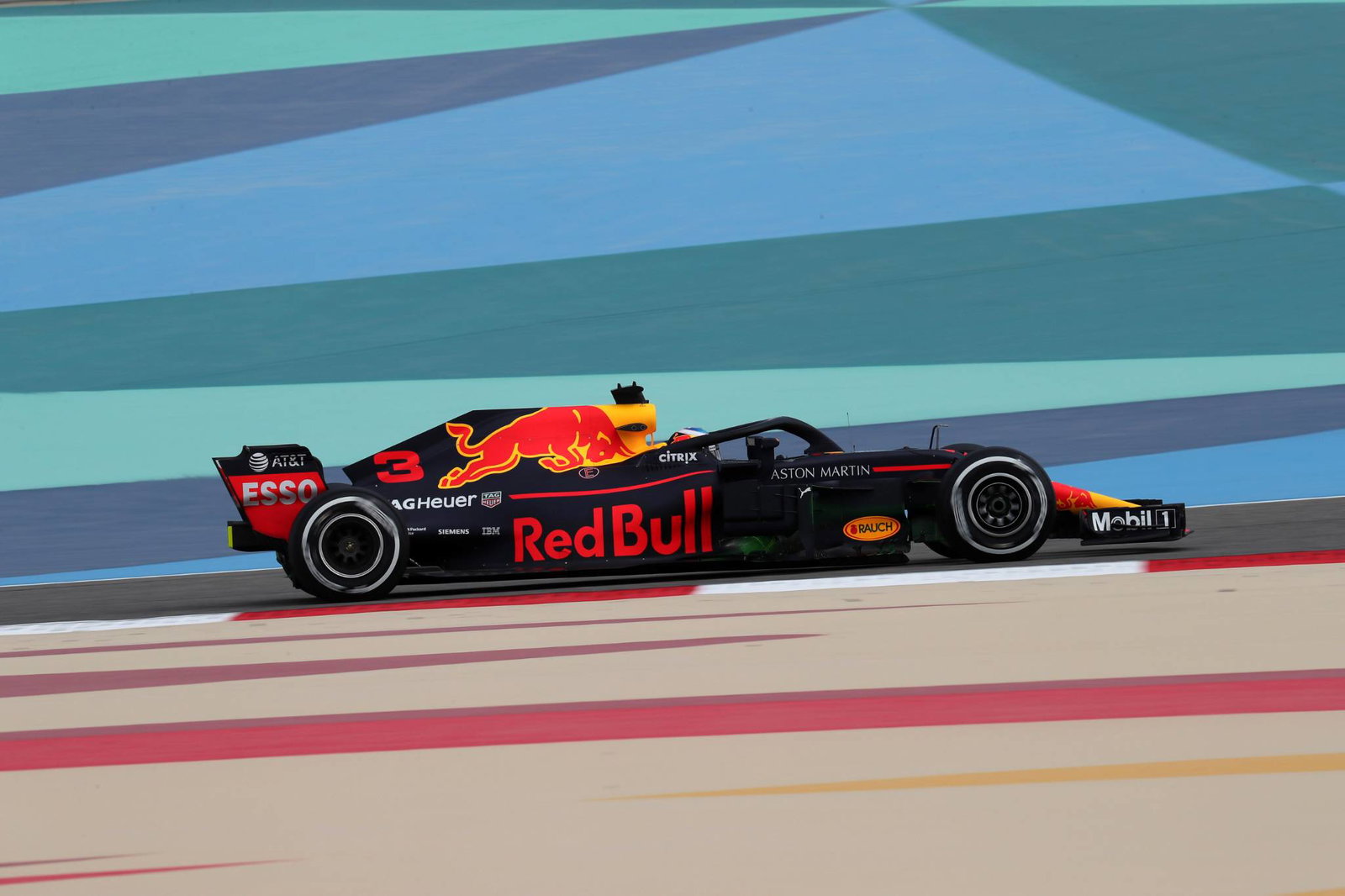 Raikkonen avoids Bahrain GP grid penalty after unsafe pit stop