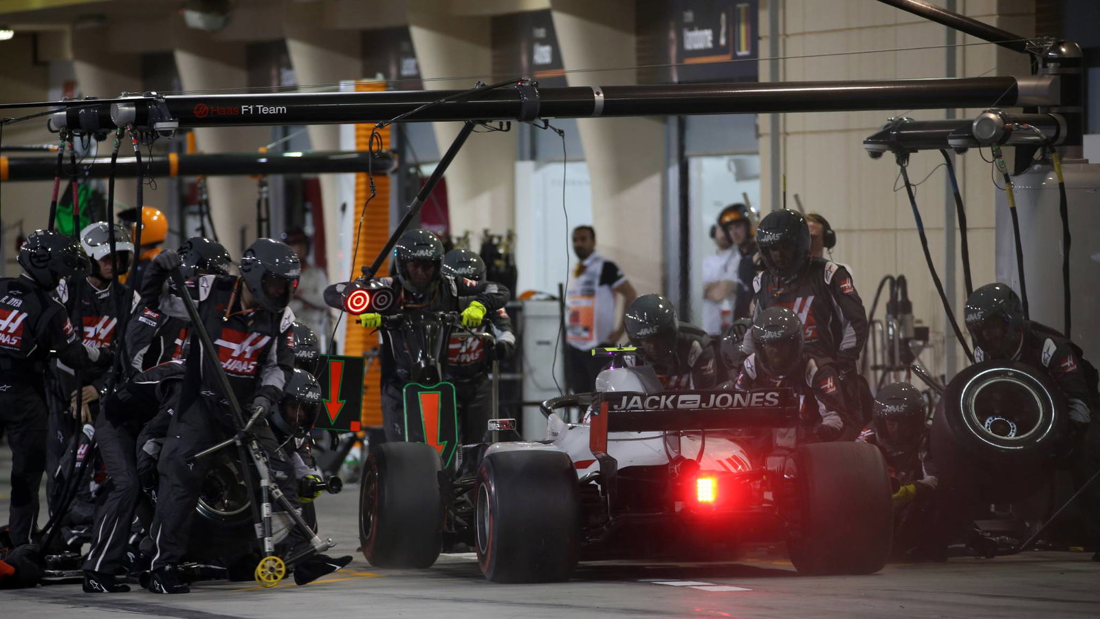 Recent F1 pit stop blunders a result of teams pushing the limits - Kevin Magnussen