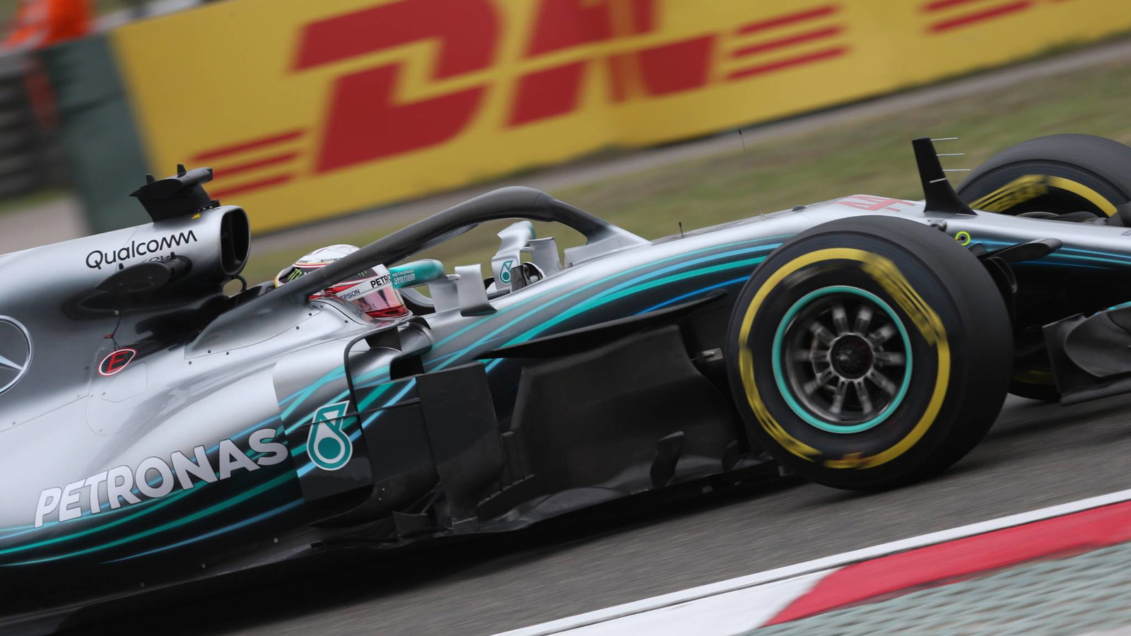 Lewis Hamilton optimis setelah latihan F1 China Friday yang produktif untuk Mercedes