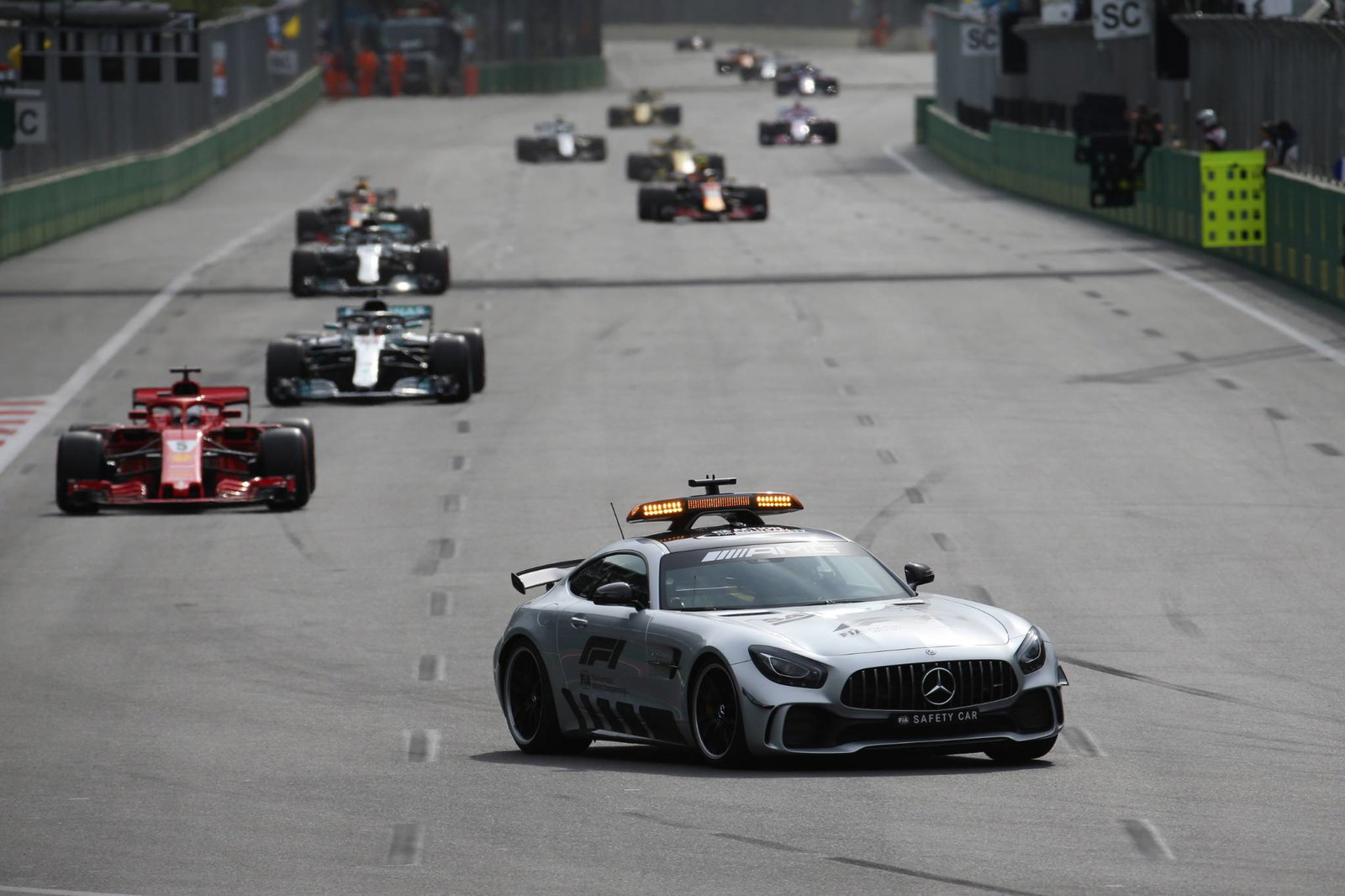 Mercedes' struggles delaying Hamilton contract talks