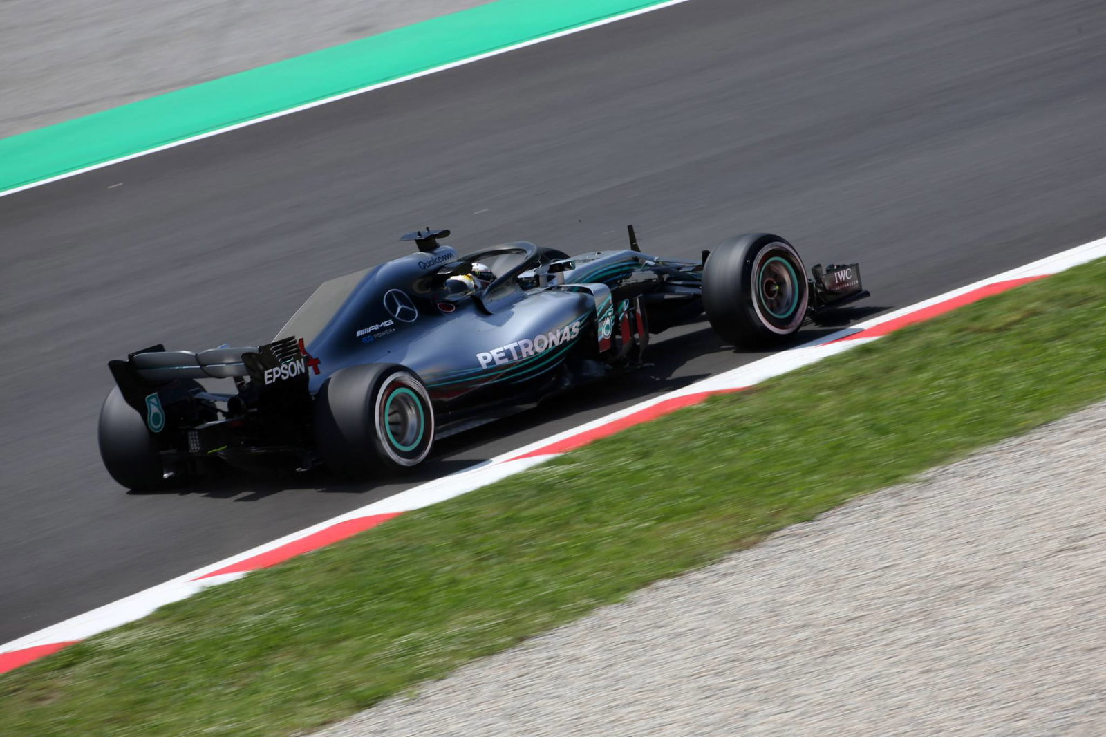 Daniel Ricciardo blames tailwind for FP1 off