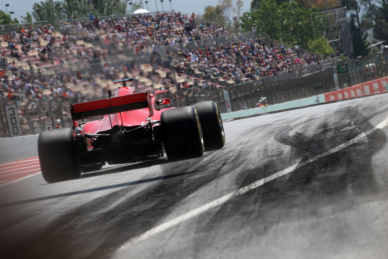 Max Verstappen selamat dari perebutan podium pertama tahun 2018