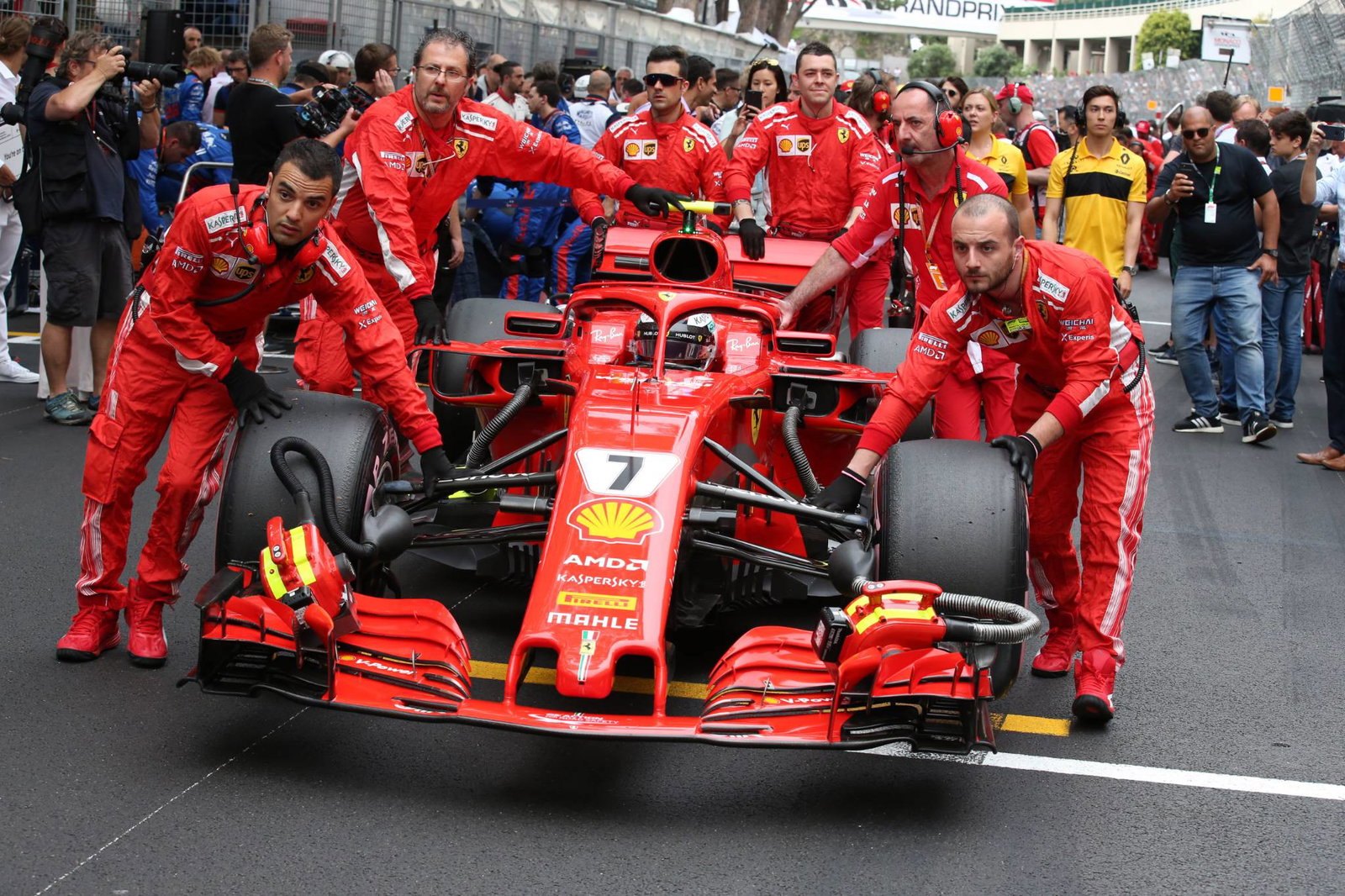 Hamilton: Ini jelas merupakan pertarungan gelar dunia F1 tiga arah