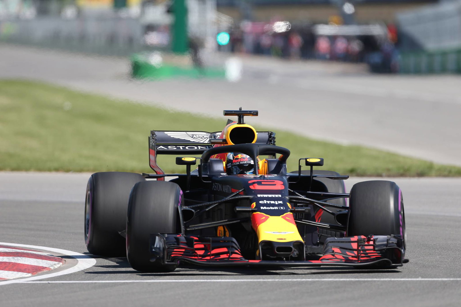 Max Verstappen Verstappen memimpin FP2 Kanada saat Mercedes menghindari ban Hypersoft F1