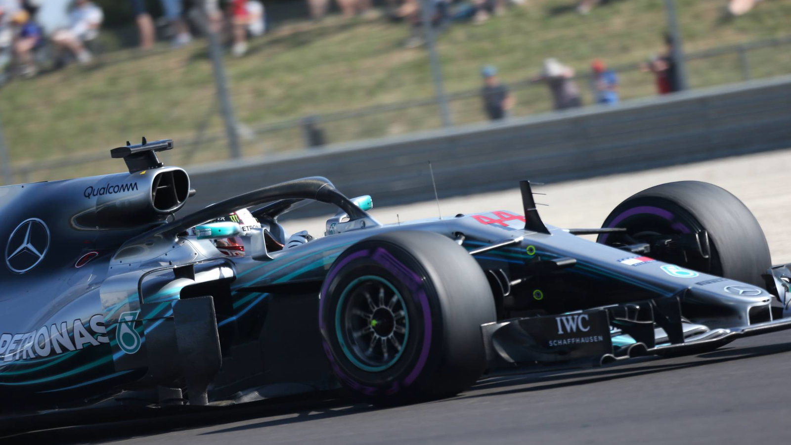 Lewis Hamilton meraih pole ke-75 F1, memimpin Mercedes 1-2 di kualifikasi GP Prancis