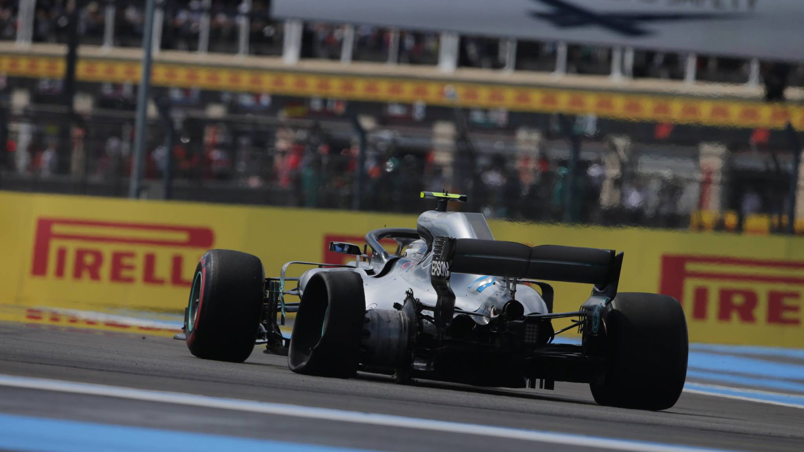 Mercedes: Valtteri Bottas lost five percent downforce during French GP