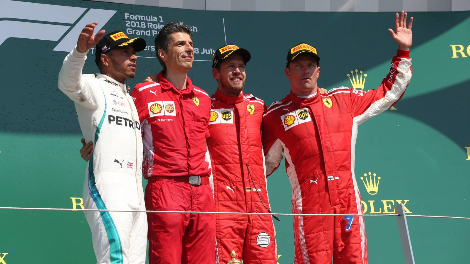Hamilton mempertanyakan 'taktik menarik' Ferrari setelah bentrokan Kimi