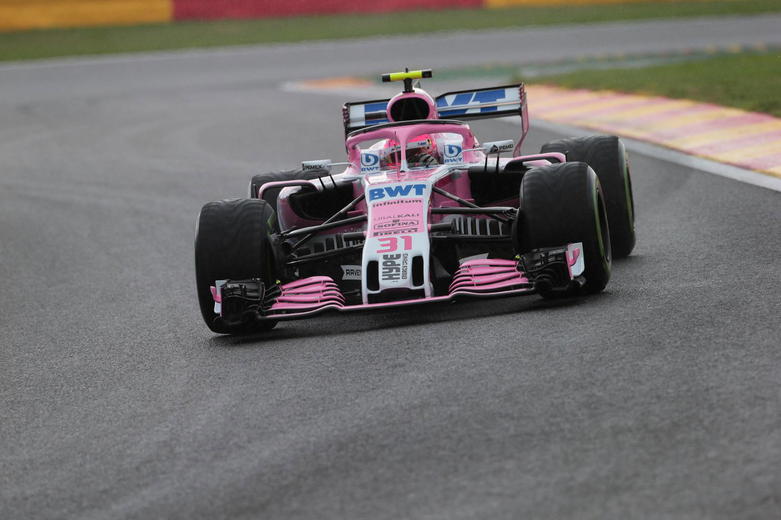 Ketidakpastian Ocon menunjukkan struktur F1 'mungkin salah' - Hamilton