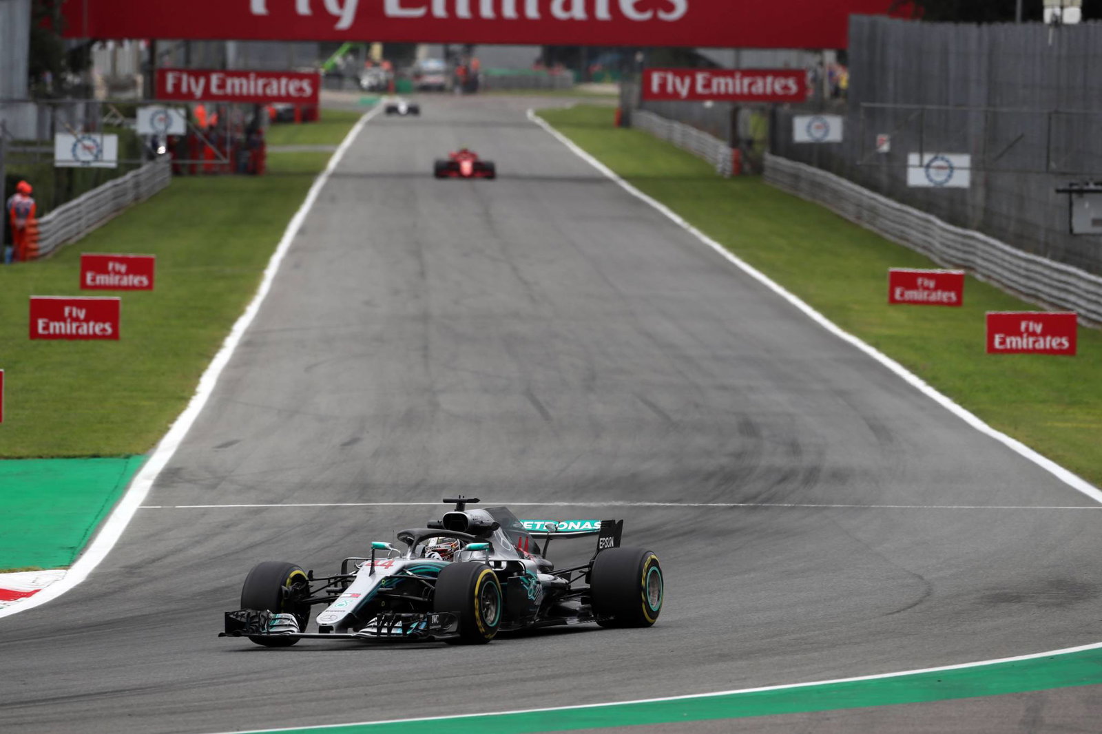 Hamilton memenangkan GP Italia setelah bentrokan Vettel, melewati Raikkonen