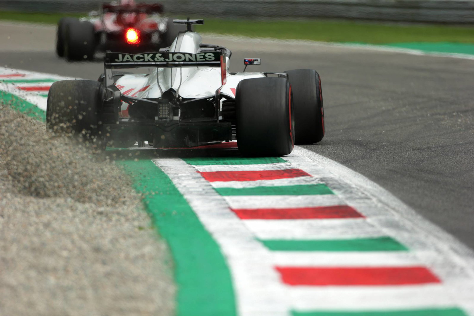 Hamilton: No change of approach required despite large points lead